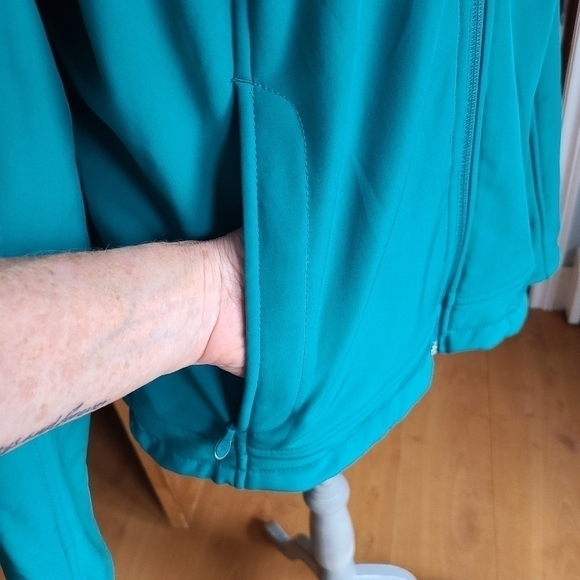 LL Bean Soft Shell Plush Fleece Lined Jacket Small - Picture 7 of 15